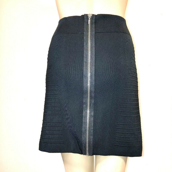 Rock & Republic Dresses & Skirts - Rock & Republic Pencil Skirt L Stretch Back Zip